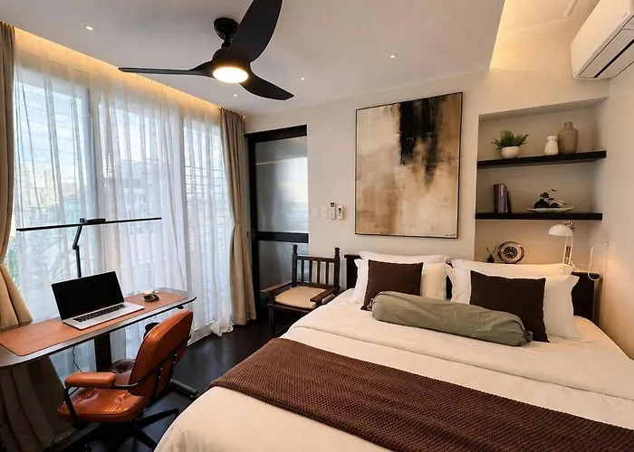 65 Inch Netflix Tv Bar Kitchen Skyline Terrace Apartamento Manila