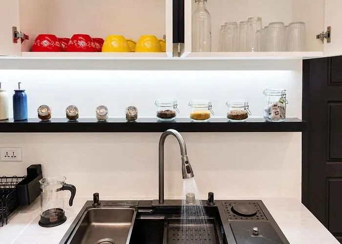 65 Inch Netflix Tv Bar Kitchen Skyline Terrace * Manila