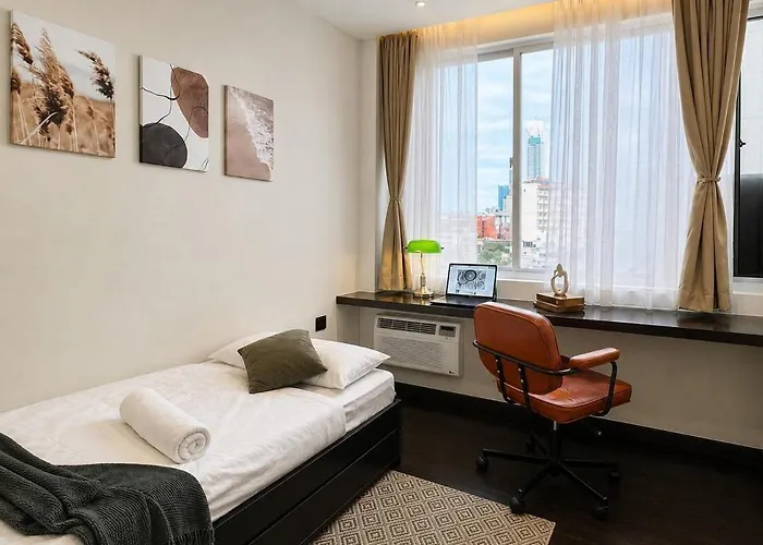 65 Inch Netflix Tv Bar Kitchen Skyline Terrace * Manila