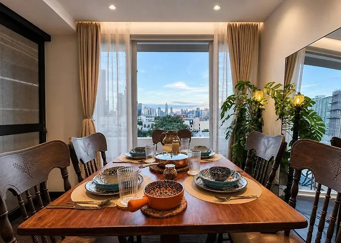 65 Inch Netflix Tv Bar Kitchen Skyline Terrace Apartamento Manila