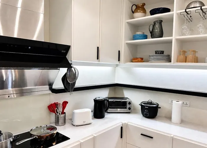 65 Inch Netflix Tv Bar Kitchen Skyline Terrace Manila